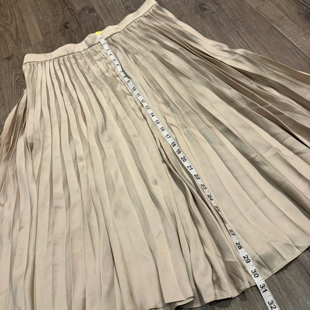 J. Crew Midi Skirt Pleated Champagne Satin Academia Holiday Cocktail Classic XL